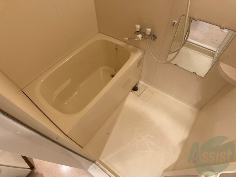 バス・シャワールーム　お風呂になります。一日の疲れを癒してくださいね。