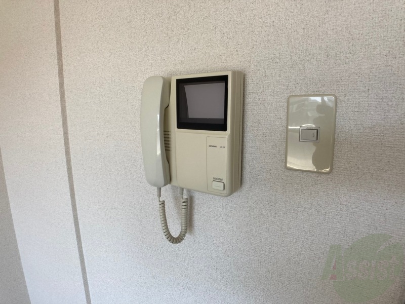 セキュリティ　ＴＶモニター付インターホンです。来客者の顔が見えるので安心！