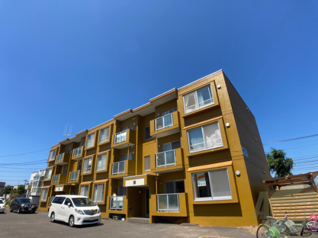 建物外観　札幌市北区屯田６条「クリスタルリバー壱番館」