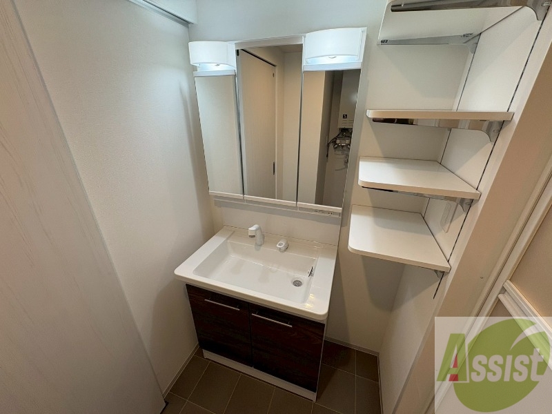 洗面設備　シャンプードレッサーで身支度もラクラクです！