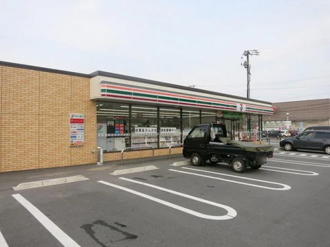 コンビニ　セブンイレブン 幸田六栗店（コンビニ）まで1031m