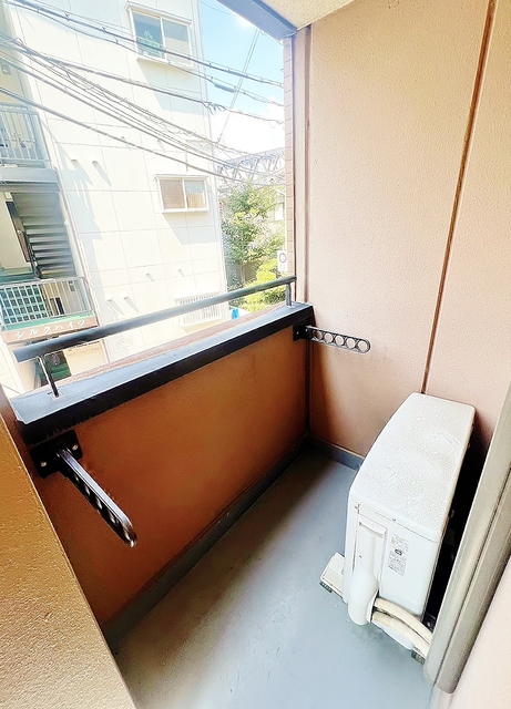 バルコニー　物干し竿使用可能