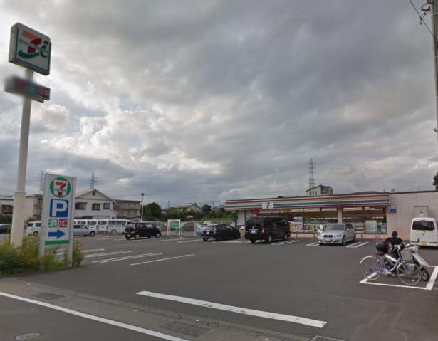 コンビニ　セブン－イレブン小田原上新田店（コンビニ）まで552m