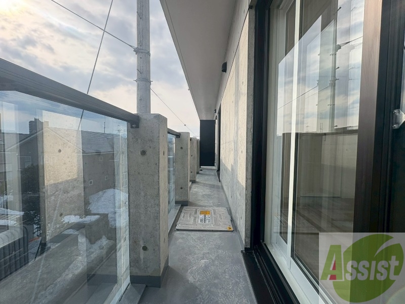 バルコニー　バルコニーです。洗濯物を干したり一息ついたりできますね！