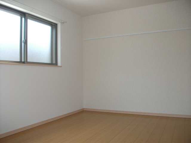 居室・リビング　※別室参考写真　ほぼ正方形の洋室は家具の配置が楽ちん