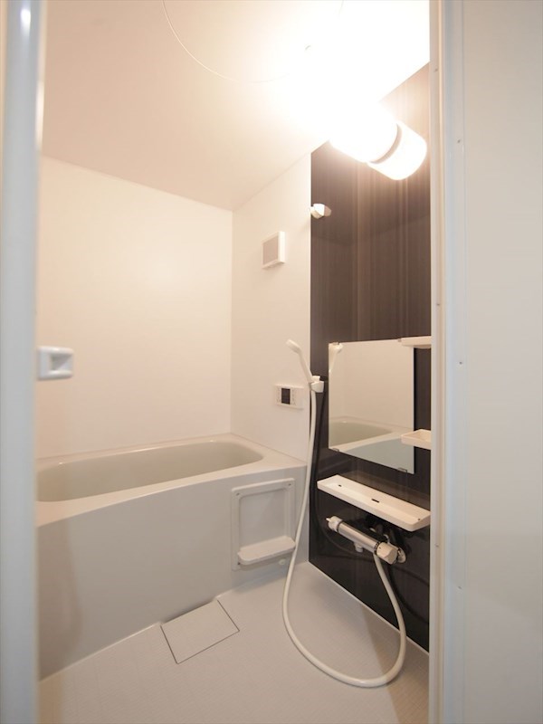 バス・シャワールーム　追い焚き・オートバス機能付お風呂