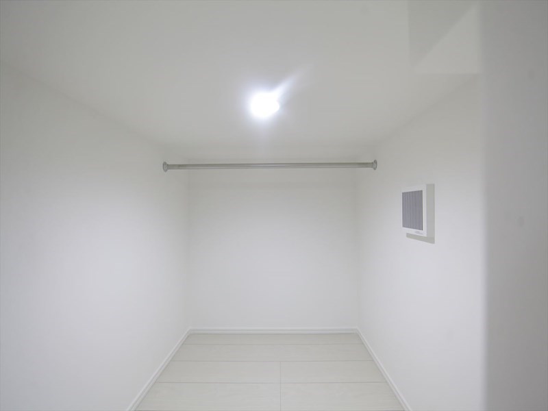 収納　ウォークインクローゼット付（収納充実してます）