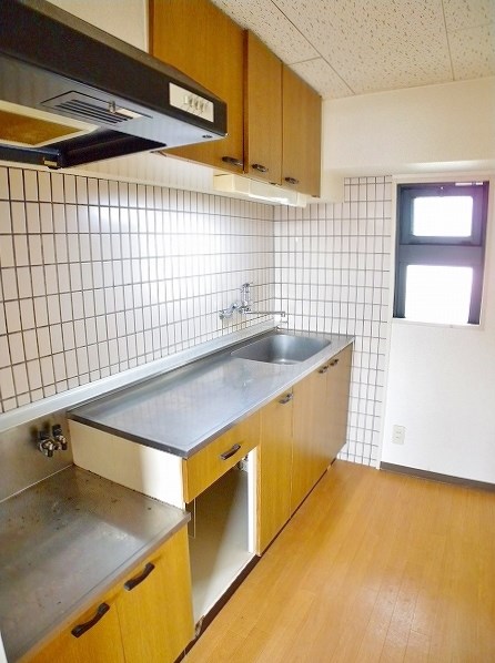 キッチン　(床：現況優先)