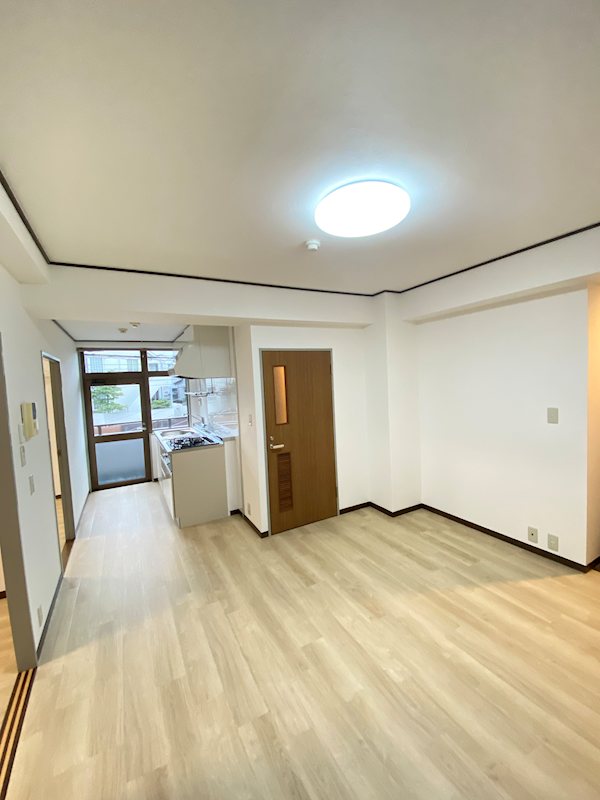 居室・リビング　※画像は203号室です。