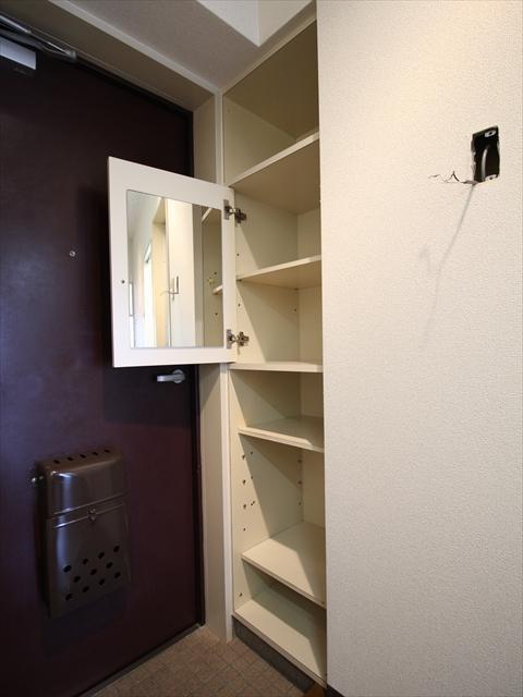 その他　松山市御宝町　フレンドリーＮｏ．１　靴収納