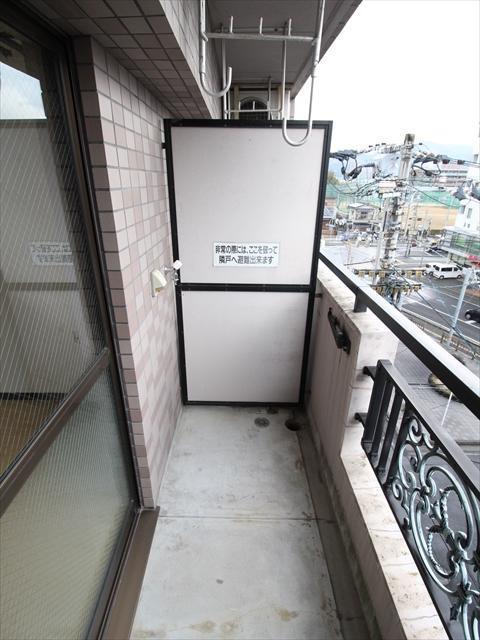 バルコニー　松山市御宝町　フレンドリーＮｏ．１　ベランダ
