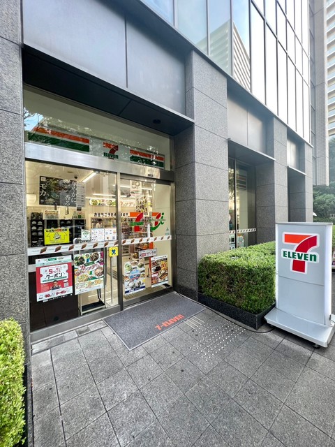 コンビニ　セブンイレブン大阪難波サンケイビル店（コンビニ）まで80m
