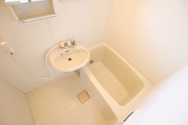 バス・シャワールーム　追焚き機能付いてます