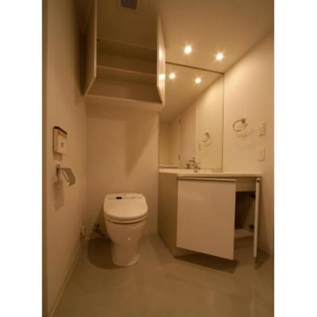 トイレ　パークアクシス青山骨董通り