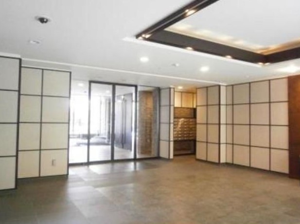 ロビー　パークアクシス青山骨董通り