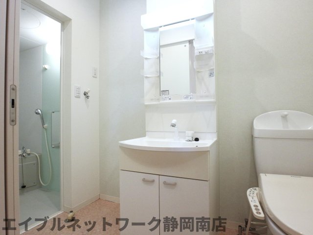 洗面設備　忙しい朝には欠かせない洗面所です