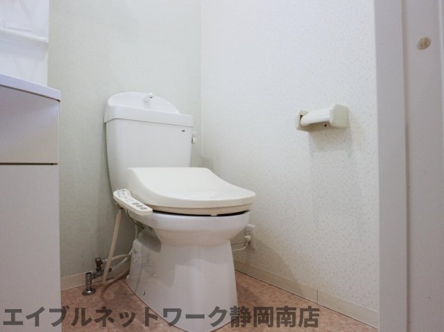 トイレ　清潔感のあるトイレです