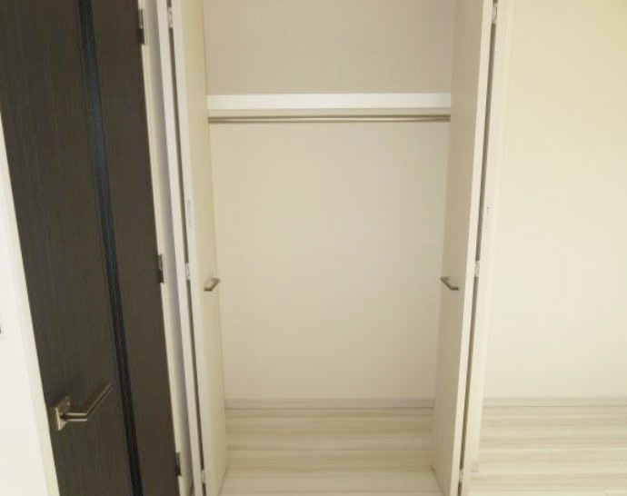 収納　★ハンガーラック付き収納★