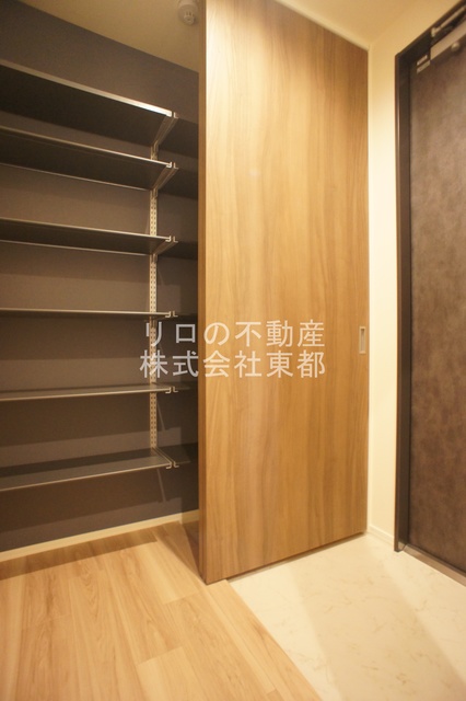 玄関　下駄箱がついているので、片付いた玄関をキープできます！