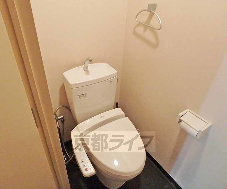 トイレ　ウォシュレット付