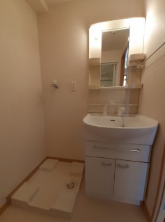 洗面設備　★収納付き、独立洗面台★