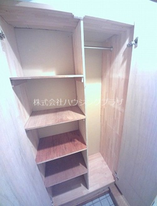 収納　玄関横収納