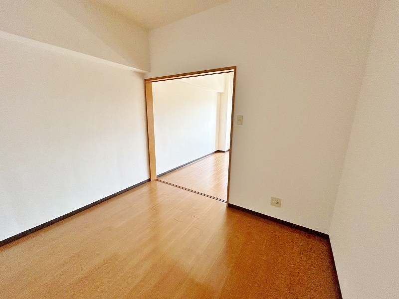 居室・リビング　★洋室5.5帖★(現況優先)