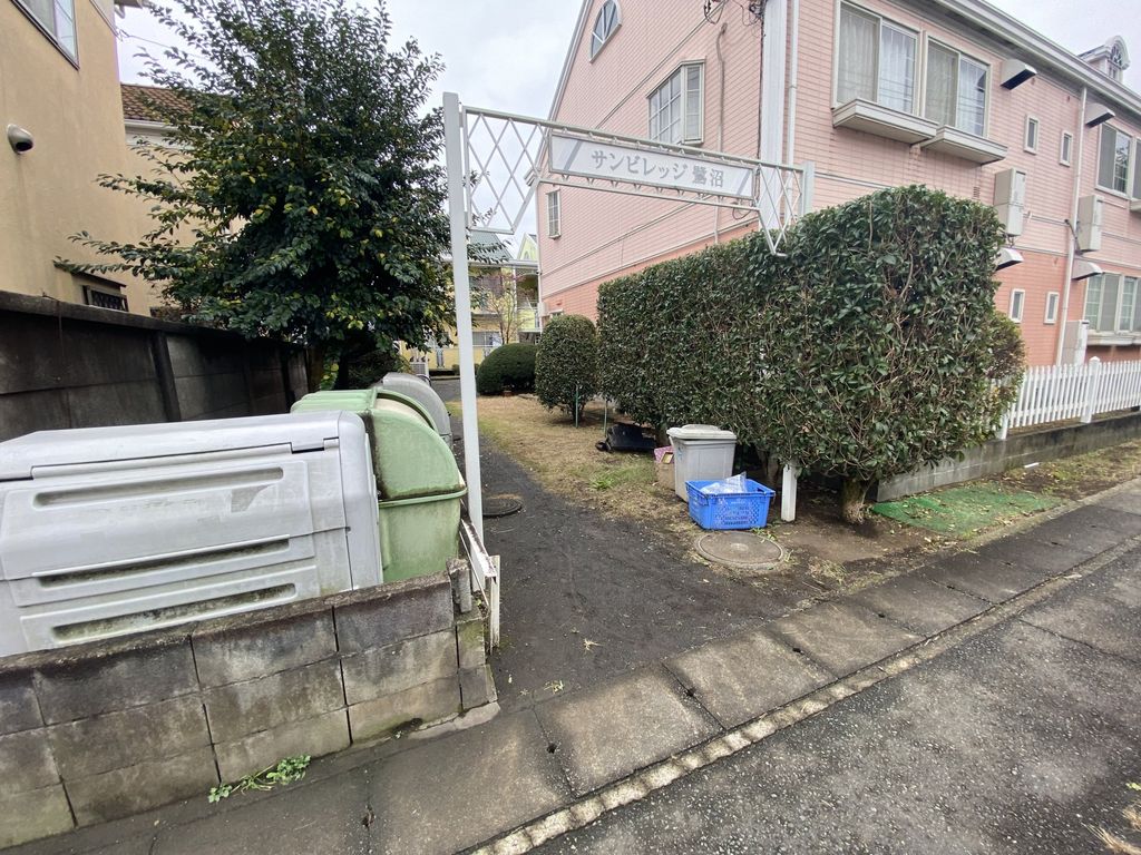 エントランス　庭