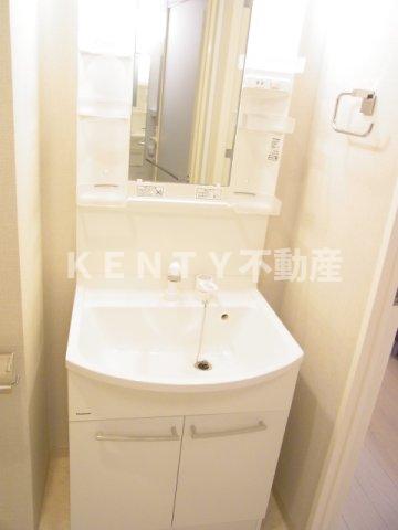 洗面設備　脱衣スペースもあります