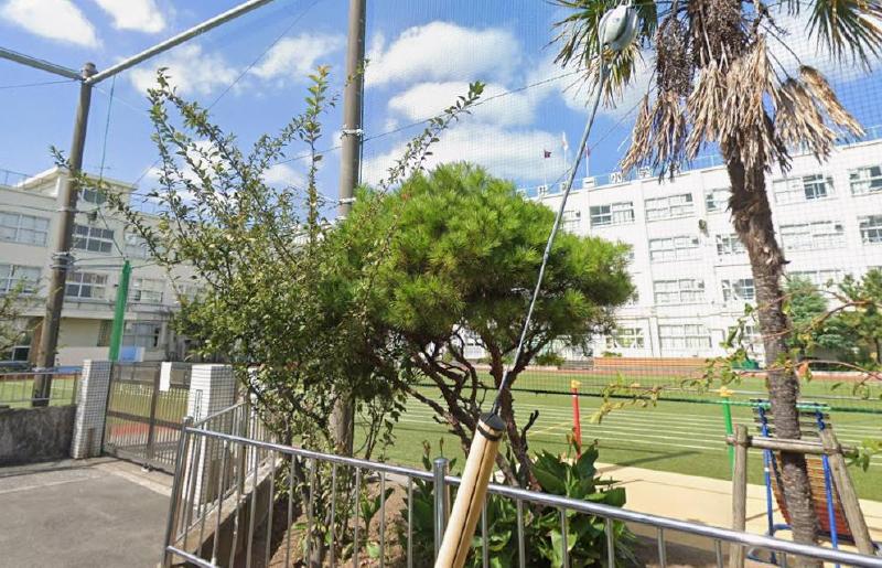 小学校　西新井第一小学校（小学校）まで600m