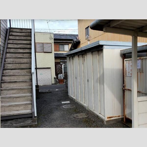 その他　ご希望がありましたら、右側にある物入の一カ所を無料でお使いい