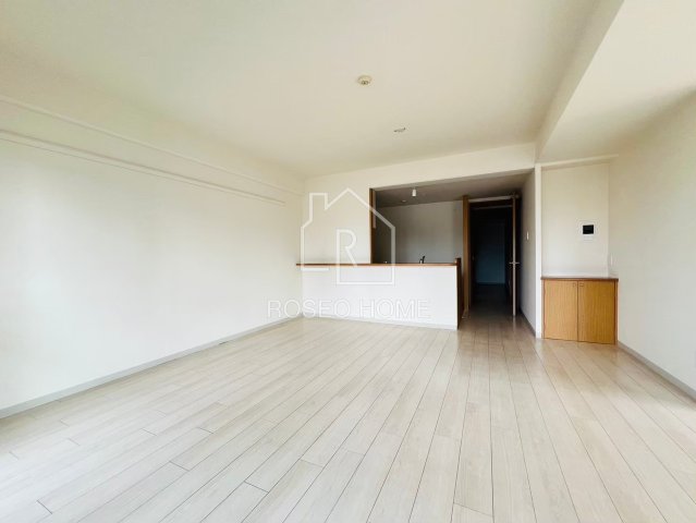 居室・リビング　同マンション別部屋：参考写真