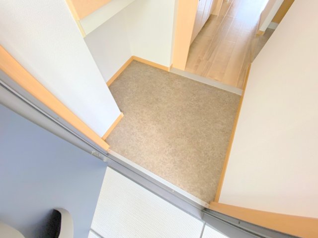 玄関　玄関を開けると解放感のある空間がひろがりますよ。