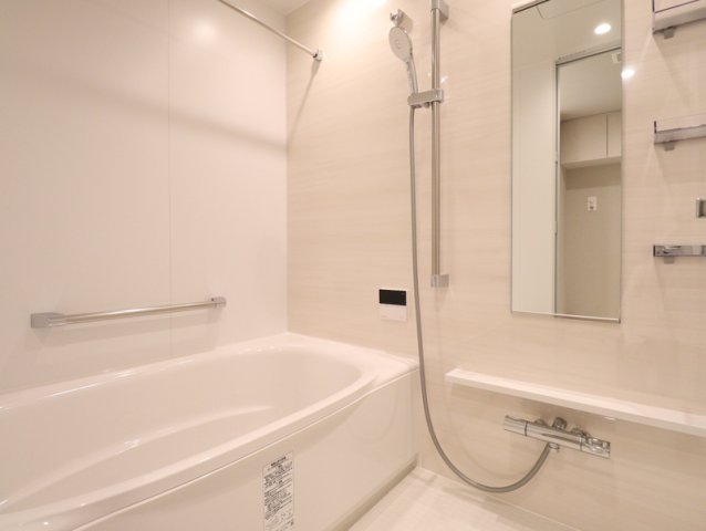 バス・シャワールーム　リバーガーデン四天王寺　浴室