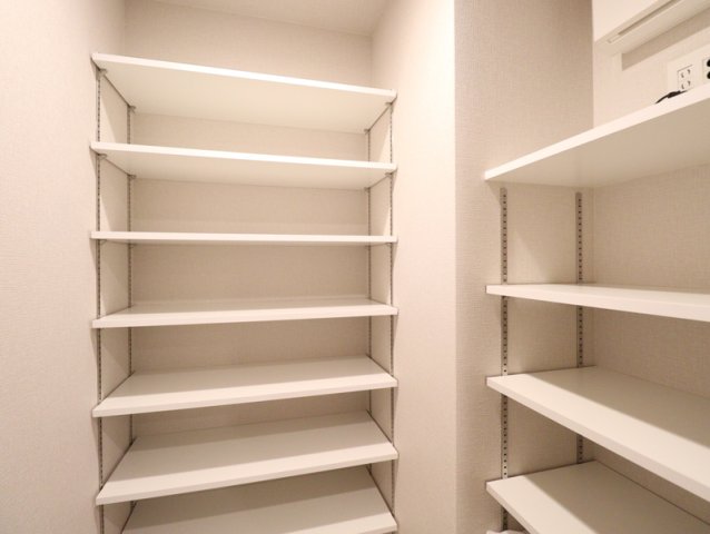 その他設備　リバーガーデン四天王寺　シューズインクローゼット