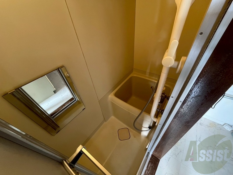 バス・シャワールーム　ユニットバスです。疲れを癒すのに欠かせませんね！