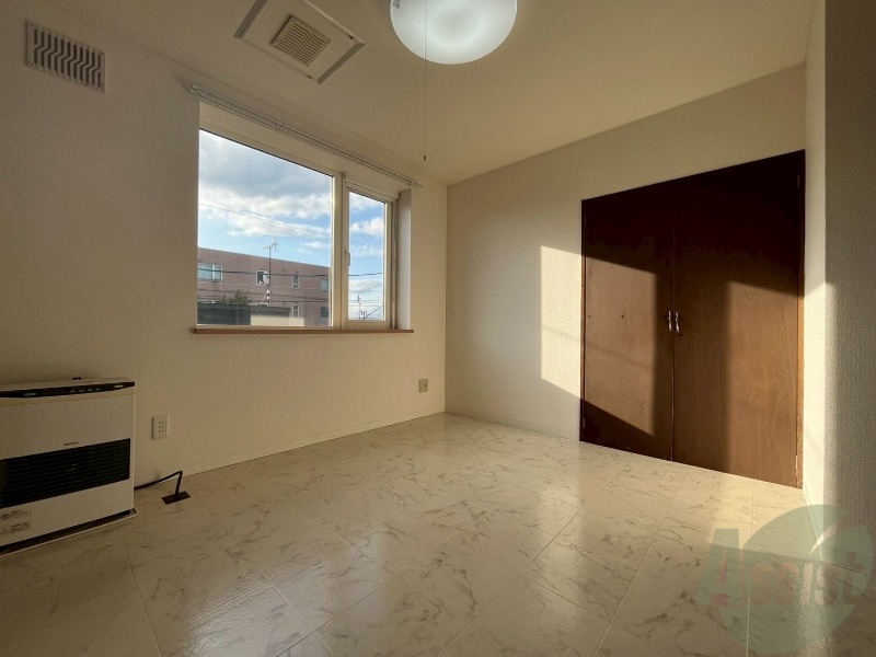 居室・リビング　広くてキレイなお部屋が広がっていて、充実した生活が送れそう。