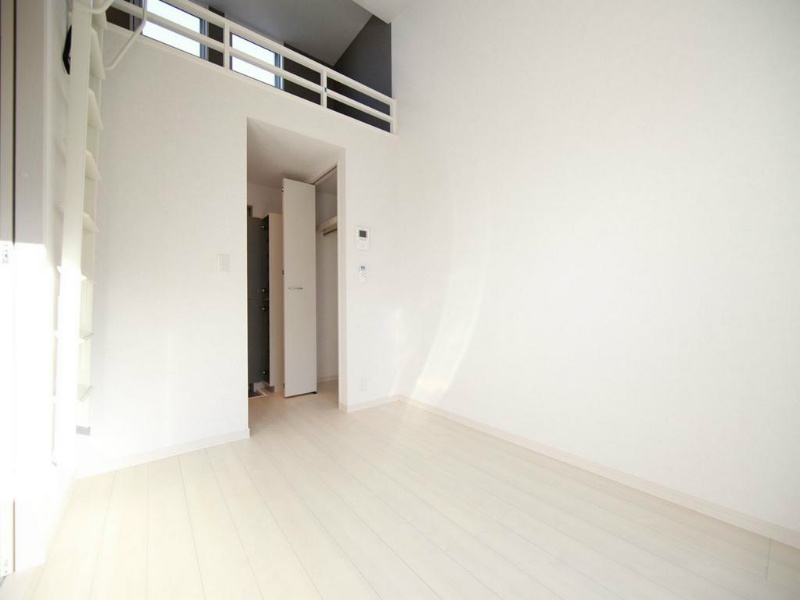 居室・リビング　洋室7.3帖　ロフト5.4帖（収納でもお部屋でも使えます）