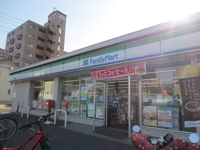 コンビニ　ファミリーマート岩倉新柳町店（コンビニ）まで410m