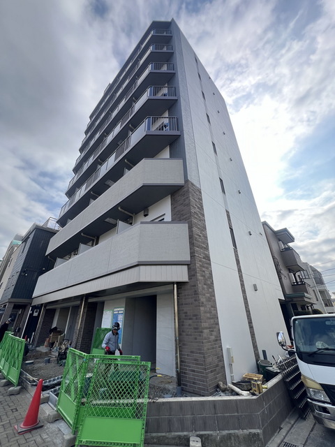 建物外観　～頑張って施工中～