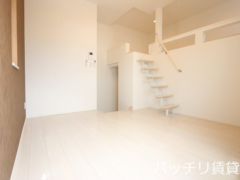 居室・リビング　同型タイプの為、現状を優先致します。