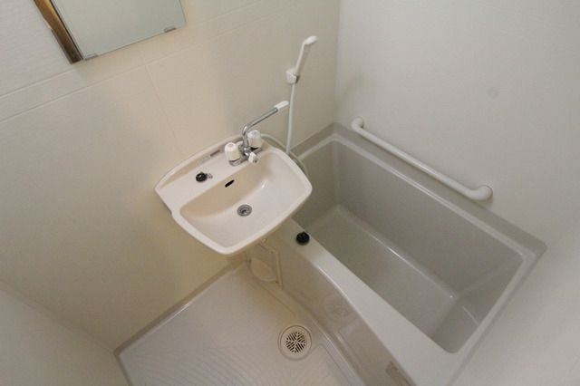 バス・シャワールーム　★清潔感のある浴室★