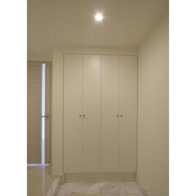 玄関　※写真は同タイプ住戸です。