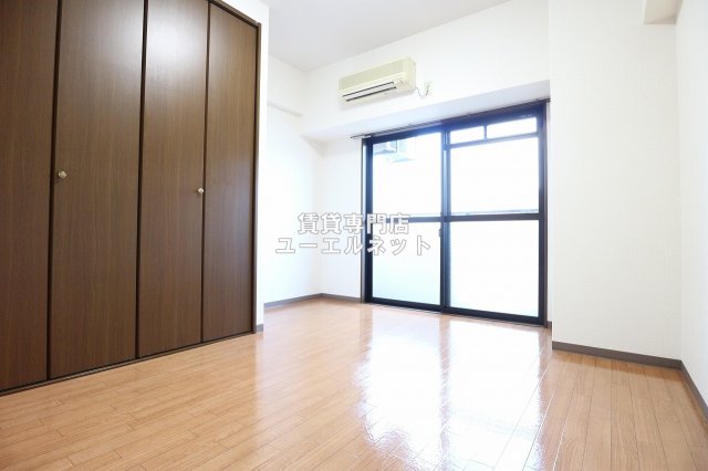 居室・リビング　ゆったりとくつろげる、落ち着きのある居室空間です