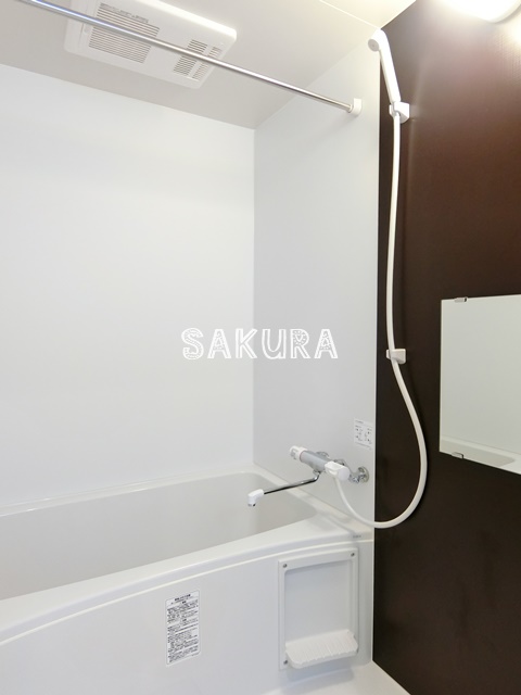 バス・シャワールーム　雨の日でも安心の浴室乾燥機付きです♪