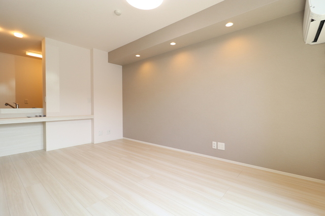 居室・リビング　１０２　ＬＤＫ