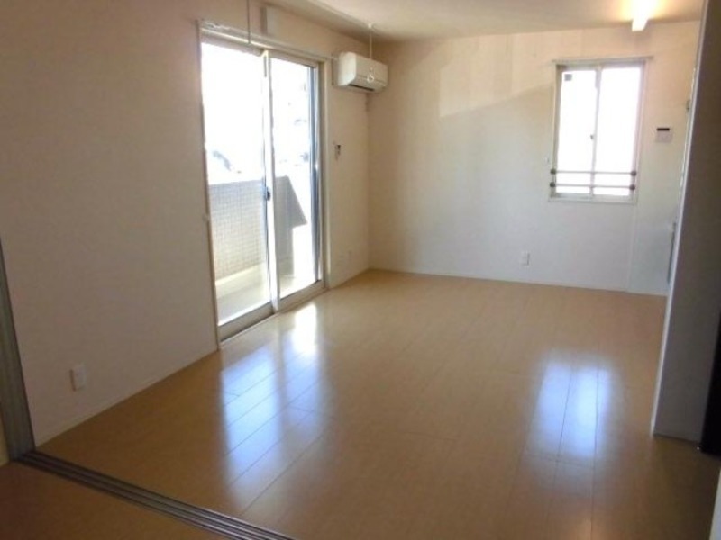 居室・リビング　図面と現状に相違がある場合には現状を優先