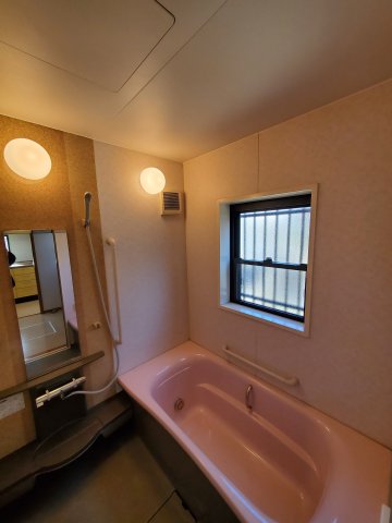 バス・シャワールーム　広々お風呂