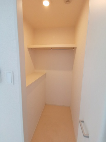 収納　ウォークインクローゼット