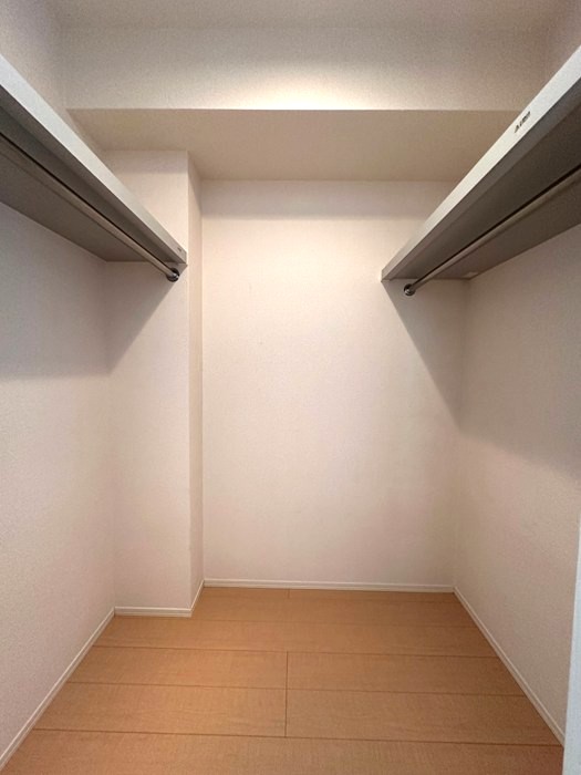 収納　洋室6.2帖のお部屋にあるウォークインクローゼットです♪たっ